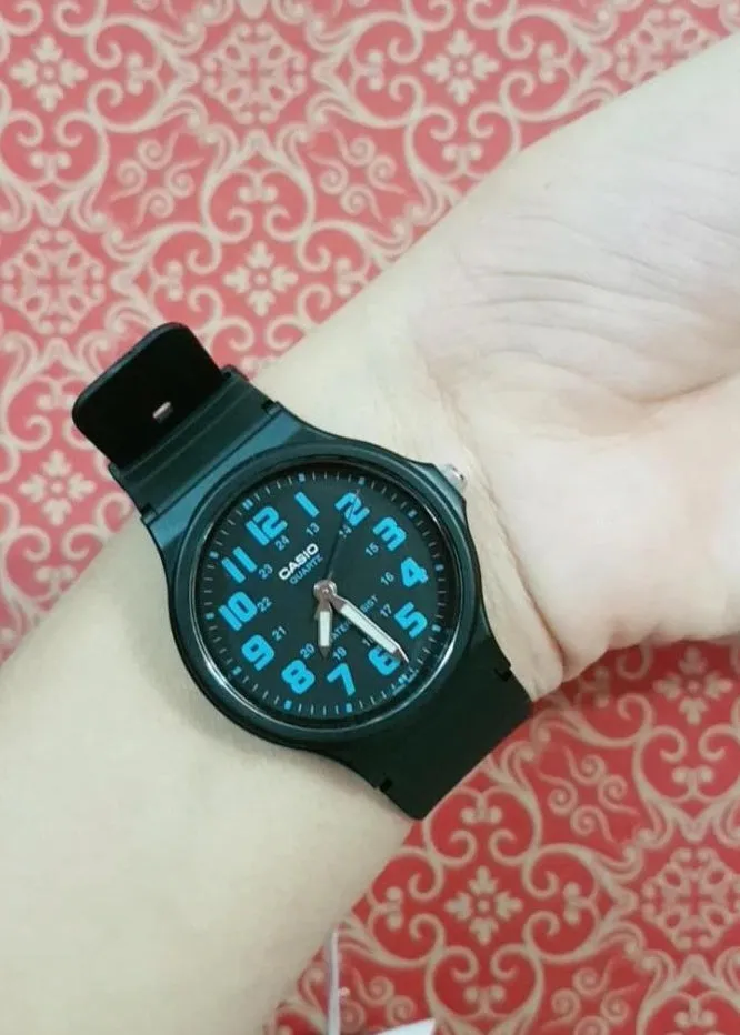 CASIO ANALOGUE 12 FIGURE BLUE MQ71-2B