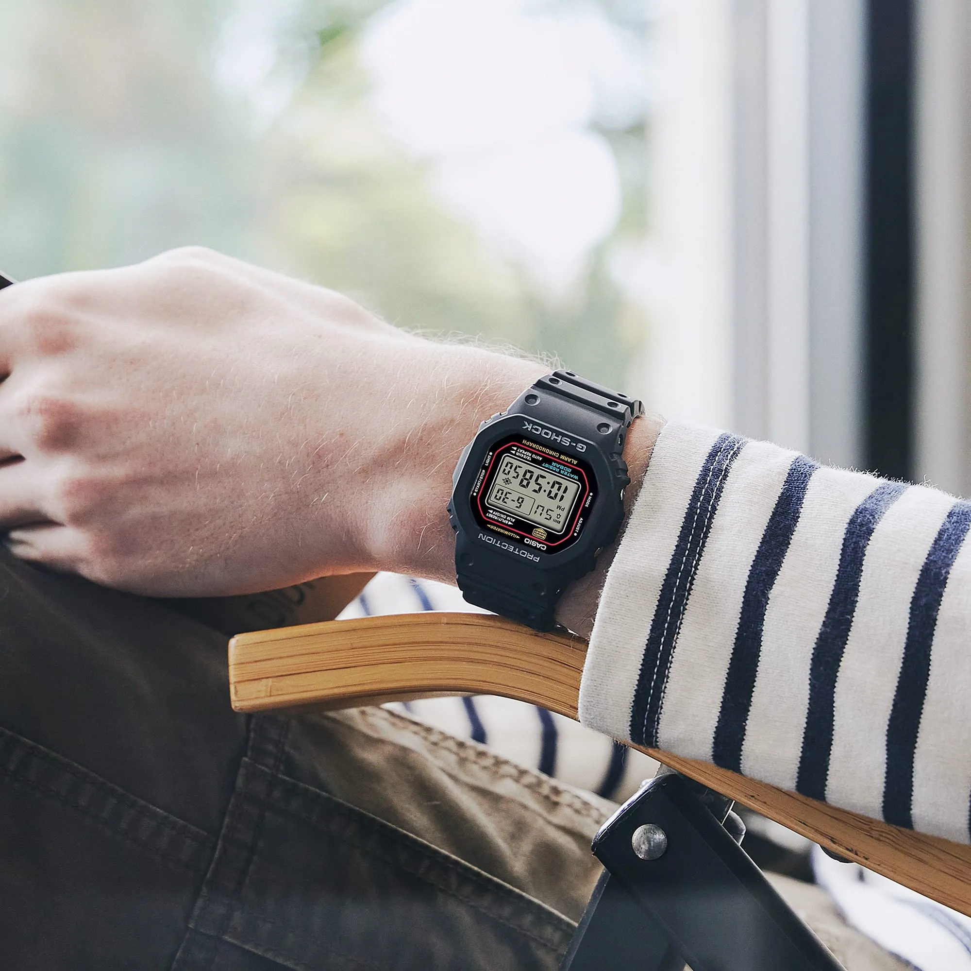 CASIO G-SHOCK DW-5600RL-1DR DIGITAL BLACK AND RED WATCH