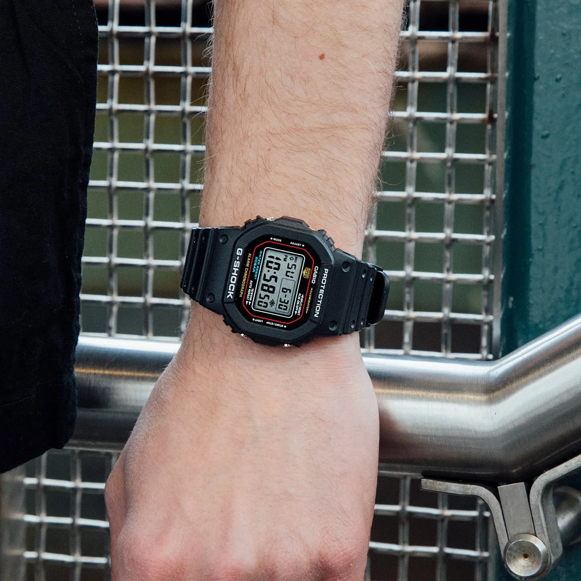 CASIO G-SHOCK DW-5600RL-1DR DIGITAL BLACK AND RED WATCH