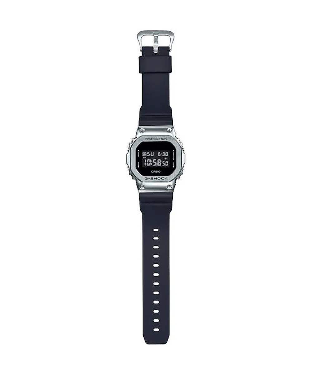 CASIO GM-5600-1DR