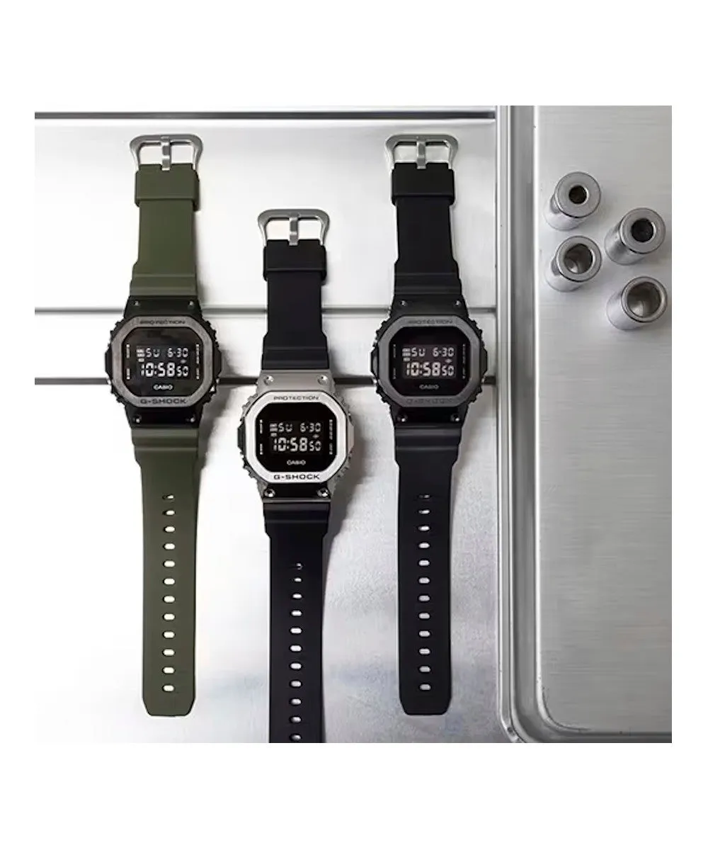 CASIO GM-5600B-1DR