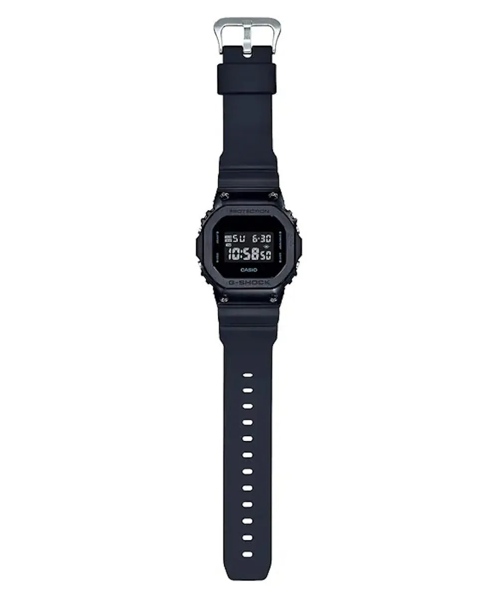 CASIO GM-5600B-1DR