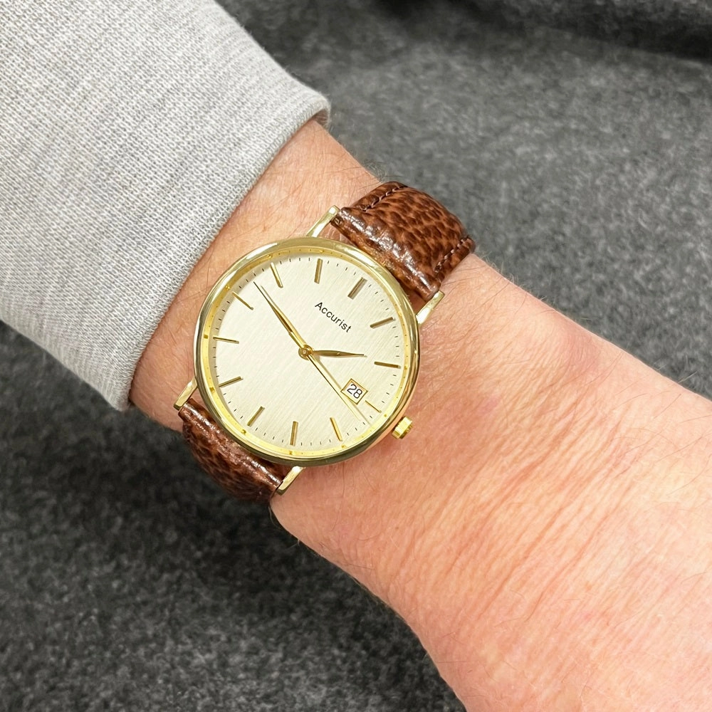 Pre Owned Accurist 18ct Gold Quartz Leather Strap Watch RW0613