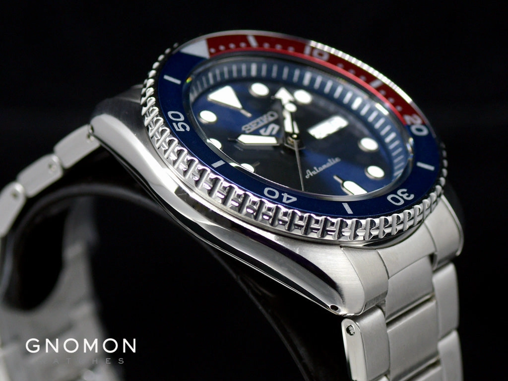 Seiko 5 Sports Sports Style Blue/Red Ref. SBSA003