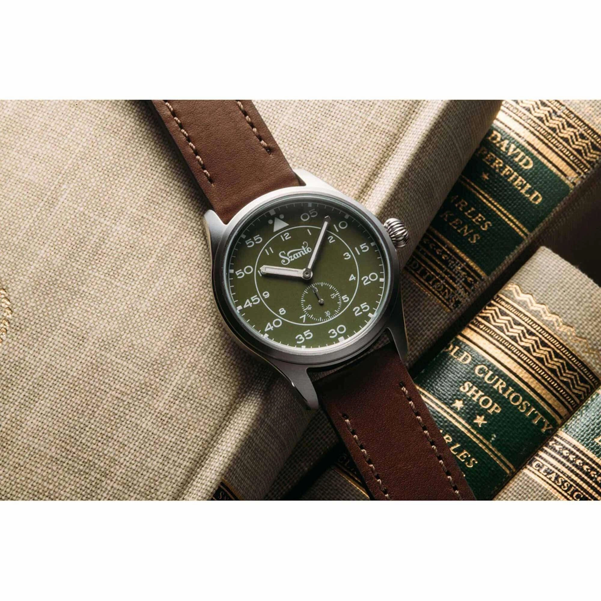 Szanto Men's Quartz Watch - Heritage Aviator Small Seconds Green Dial Strap | SZ 2755